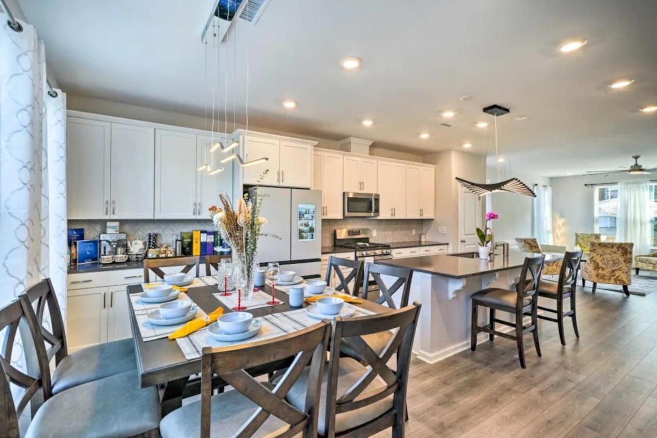 The Villas Buckingham 10 Mins To Rdu Airport Duke Downtown เดอแรม ภายนอก รูปภาพ