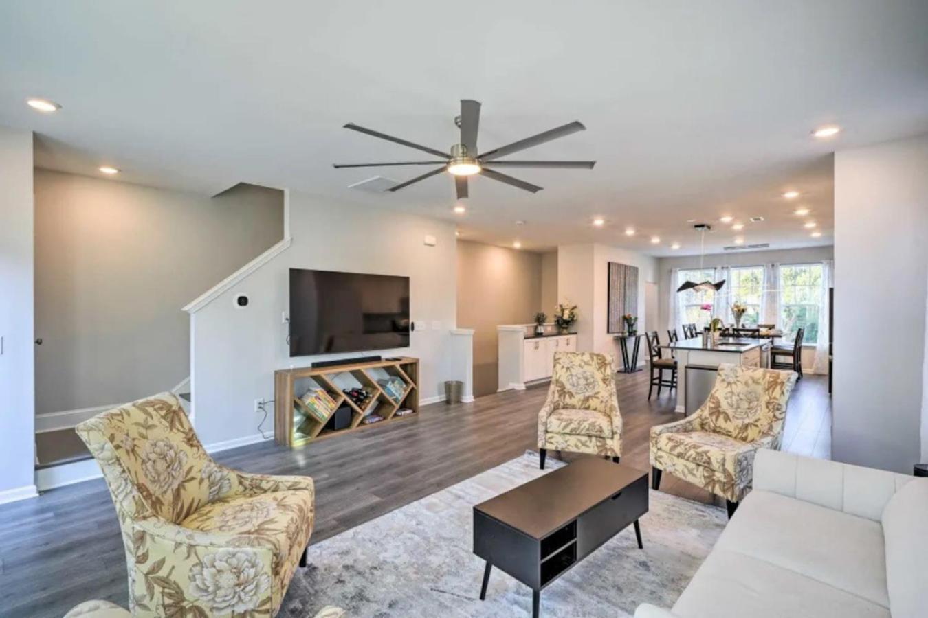 The Villas Buckingham 10 Mins To Rdu Airport Duke Downtown เดอแรม ภายนอก รูปภาพ