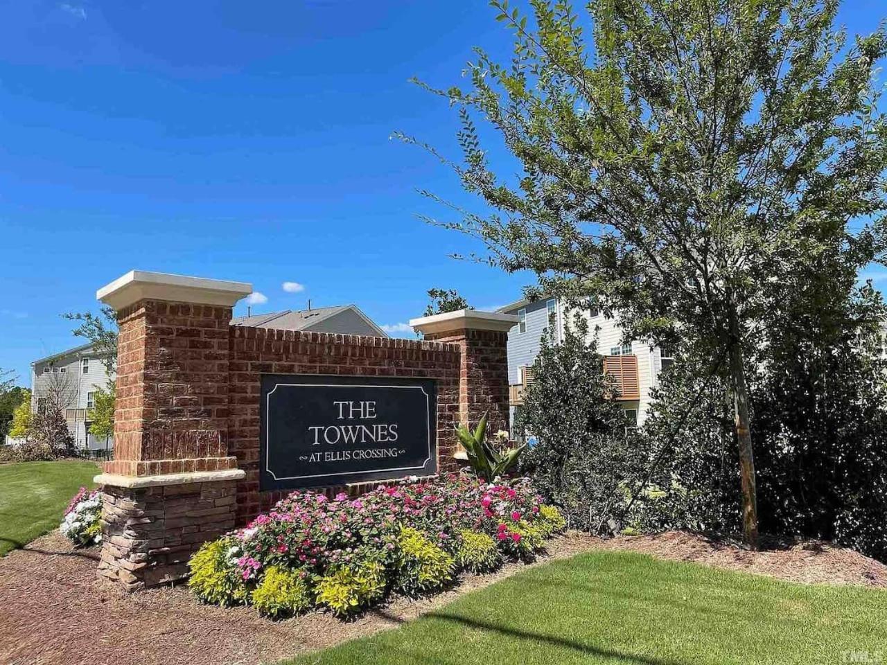 The Villas Buckingham 10 Mins To Rdu Airport Duke Downtown เดอแรม ภายนอก รูปภาพ