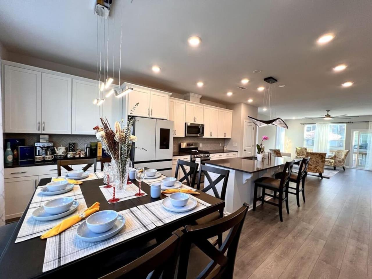 The Villas Buckingham 10 Mins To Rdu Airport Duke Downtown เดอแรม ภายนอก รูปภาพ