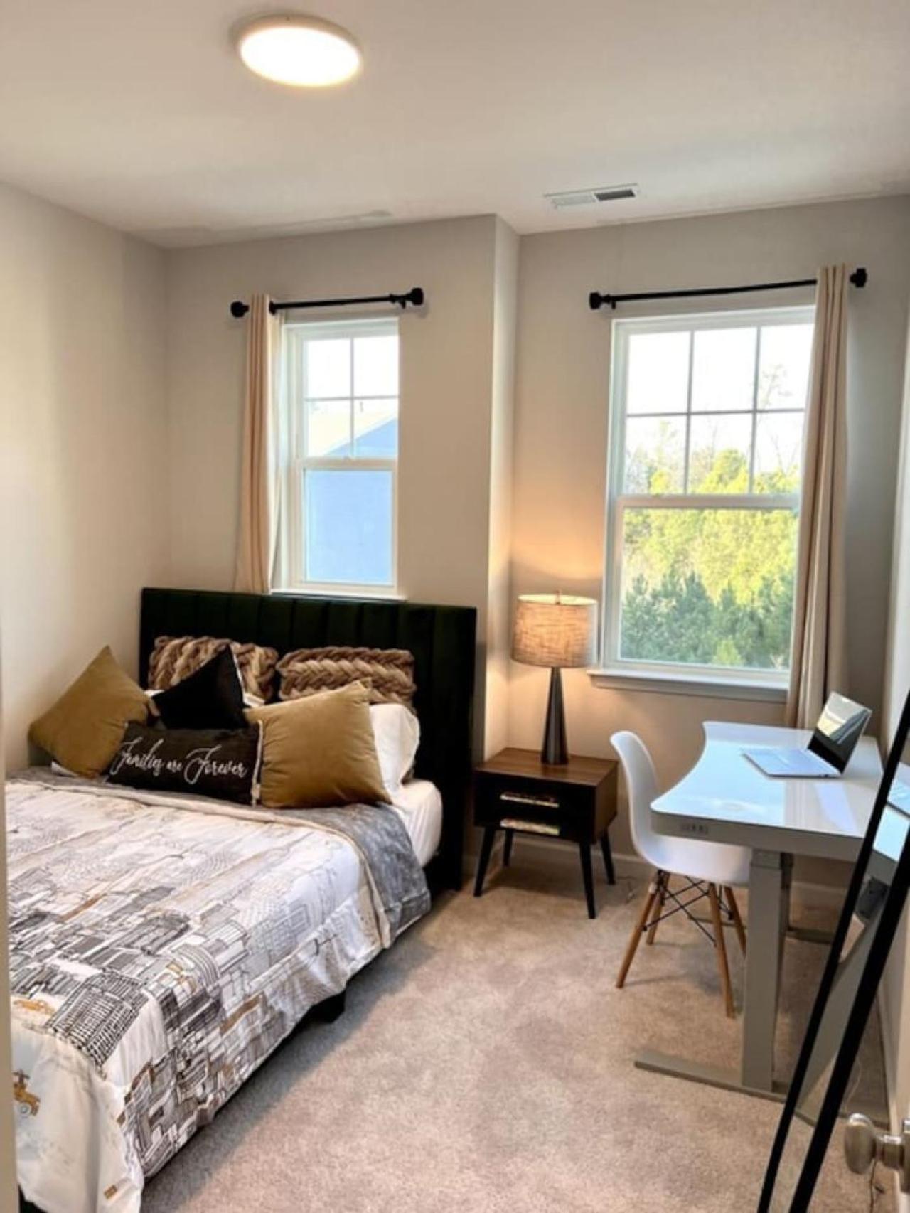 The Villas Buckingham 10 Mins To Rdu Airport Duke Downtown เดอแรม ภายนอก รูปภาพ